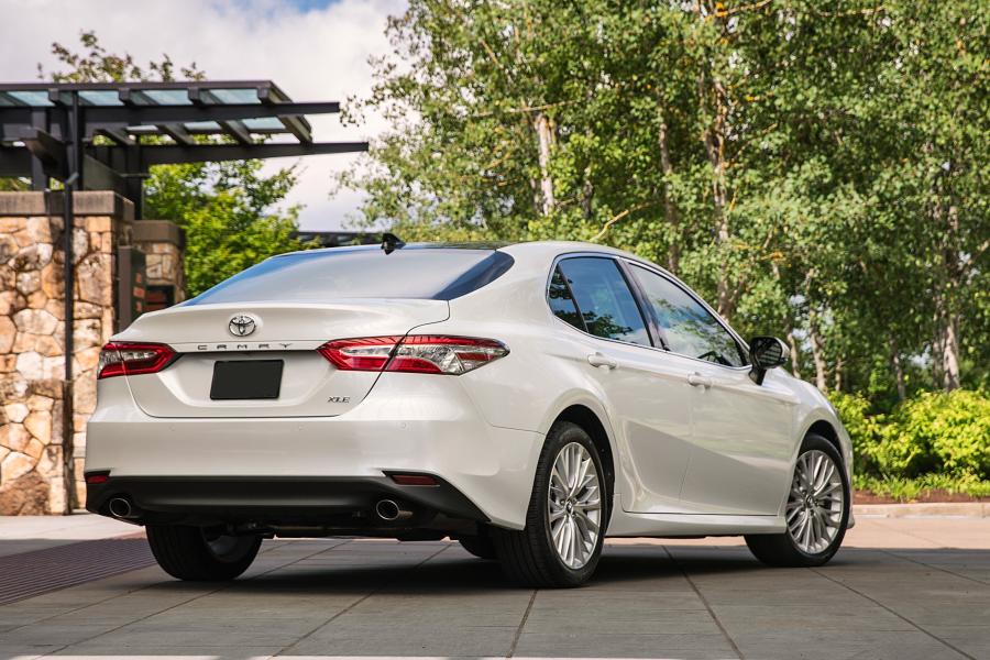  Toyota Camry XLE 2017 года  (NA) (фото 7 из 8)